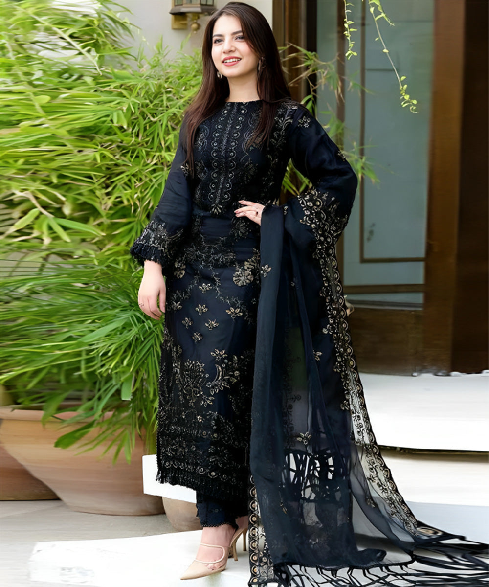 3 Piece Embroidered Lawn Shirt with Embroidered Organza Duppata A1020